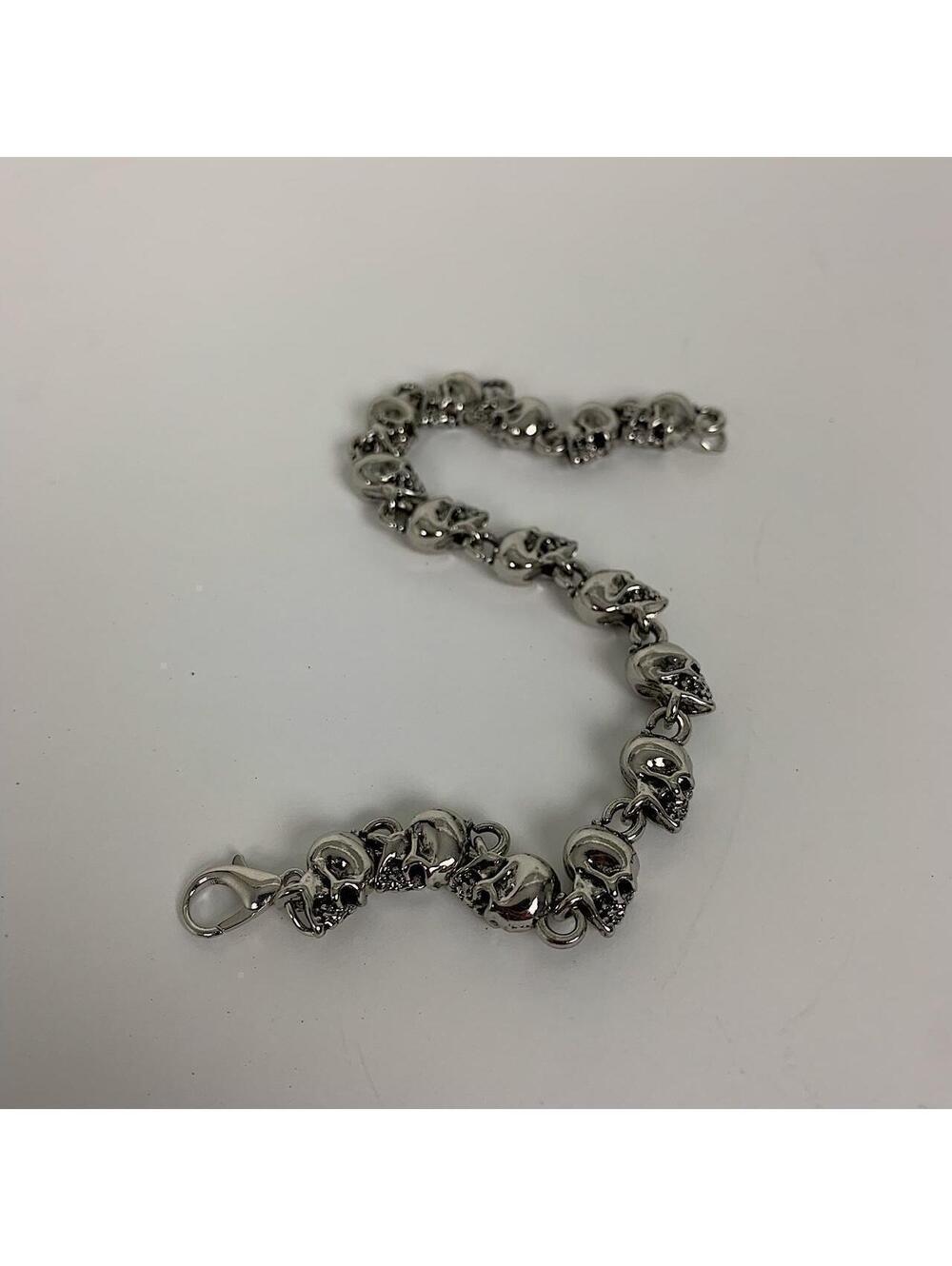 Emo y2k punk style skull head silver bracelet. Great quality! 8.5 inches length - Picture 5 of 7